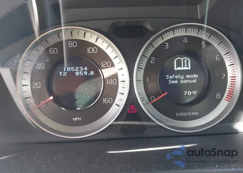 2013 Volvo S60 T5 z USA, uszkodzony, nr VIN YV1612FS2D2186379